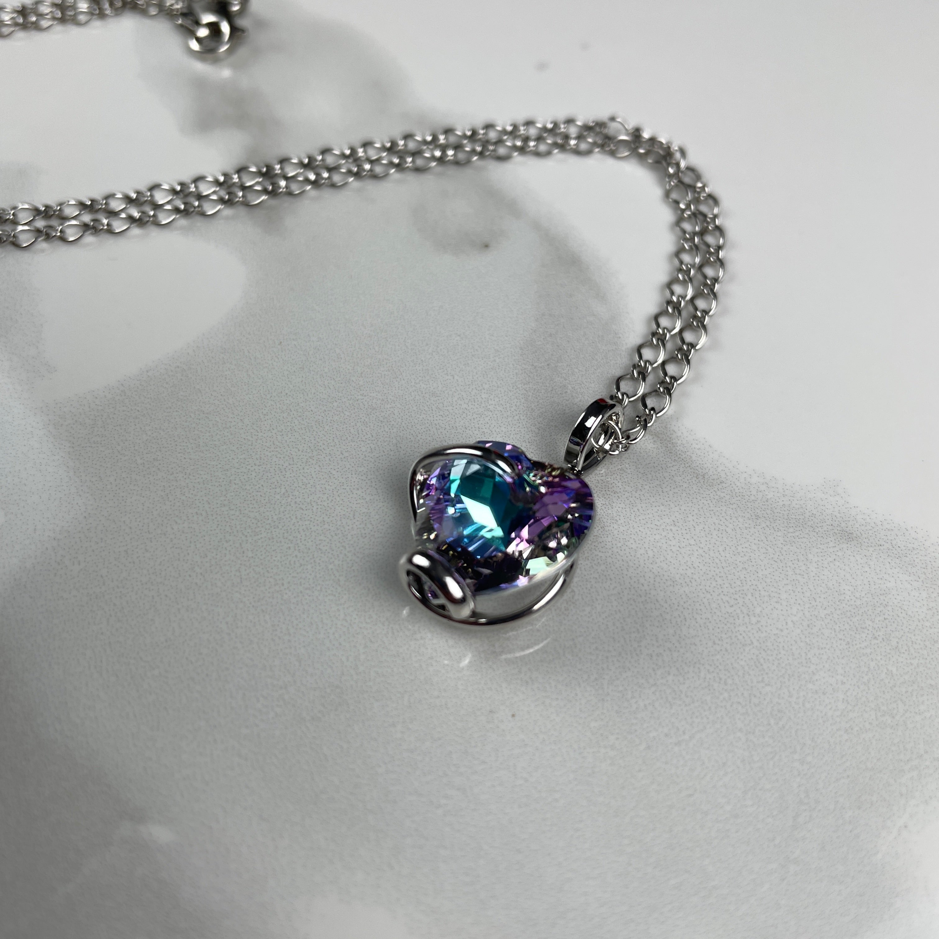 Amore Vitral Necklace