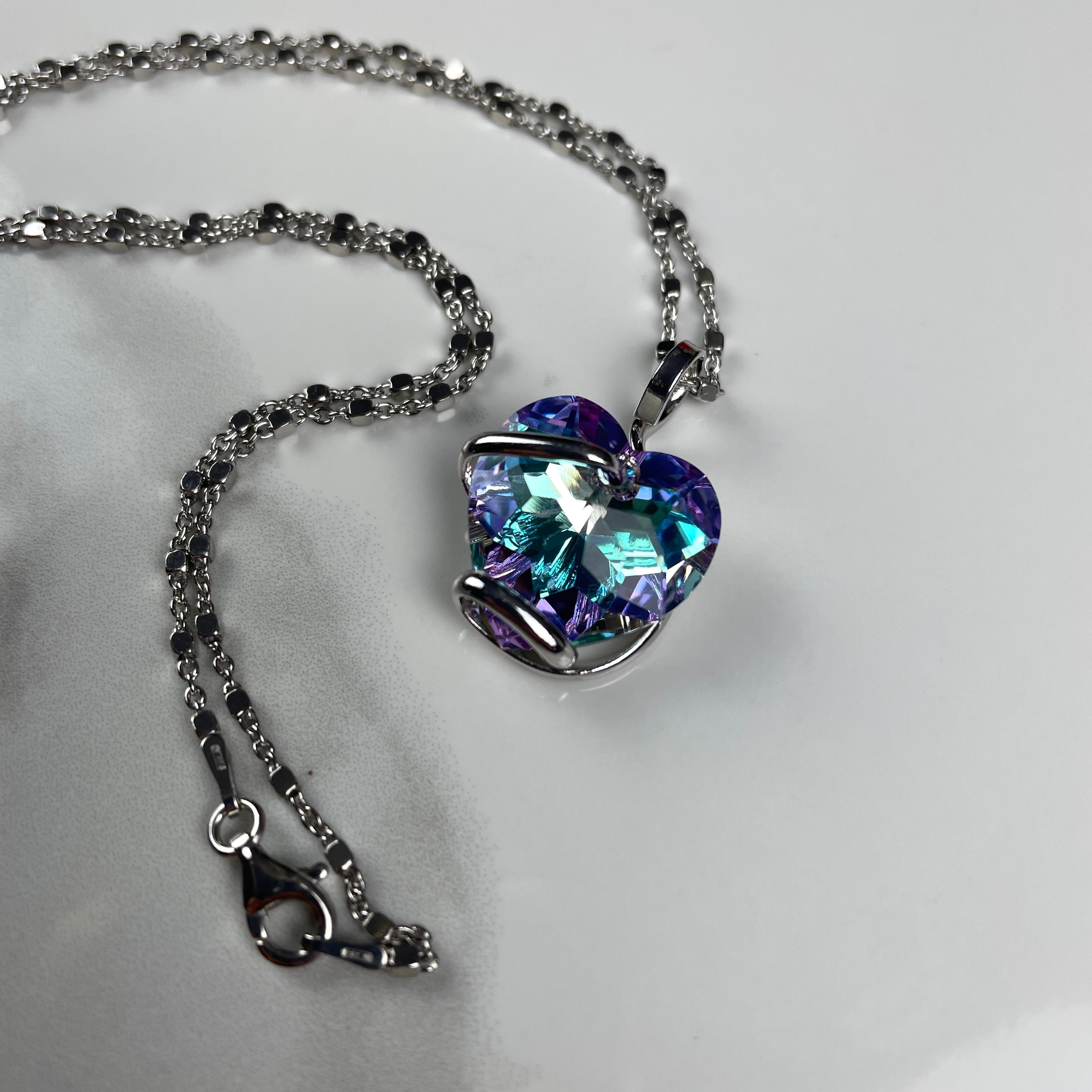 Amore Vitral Necklace