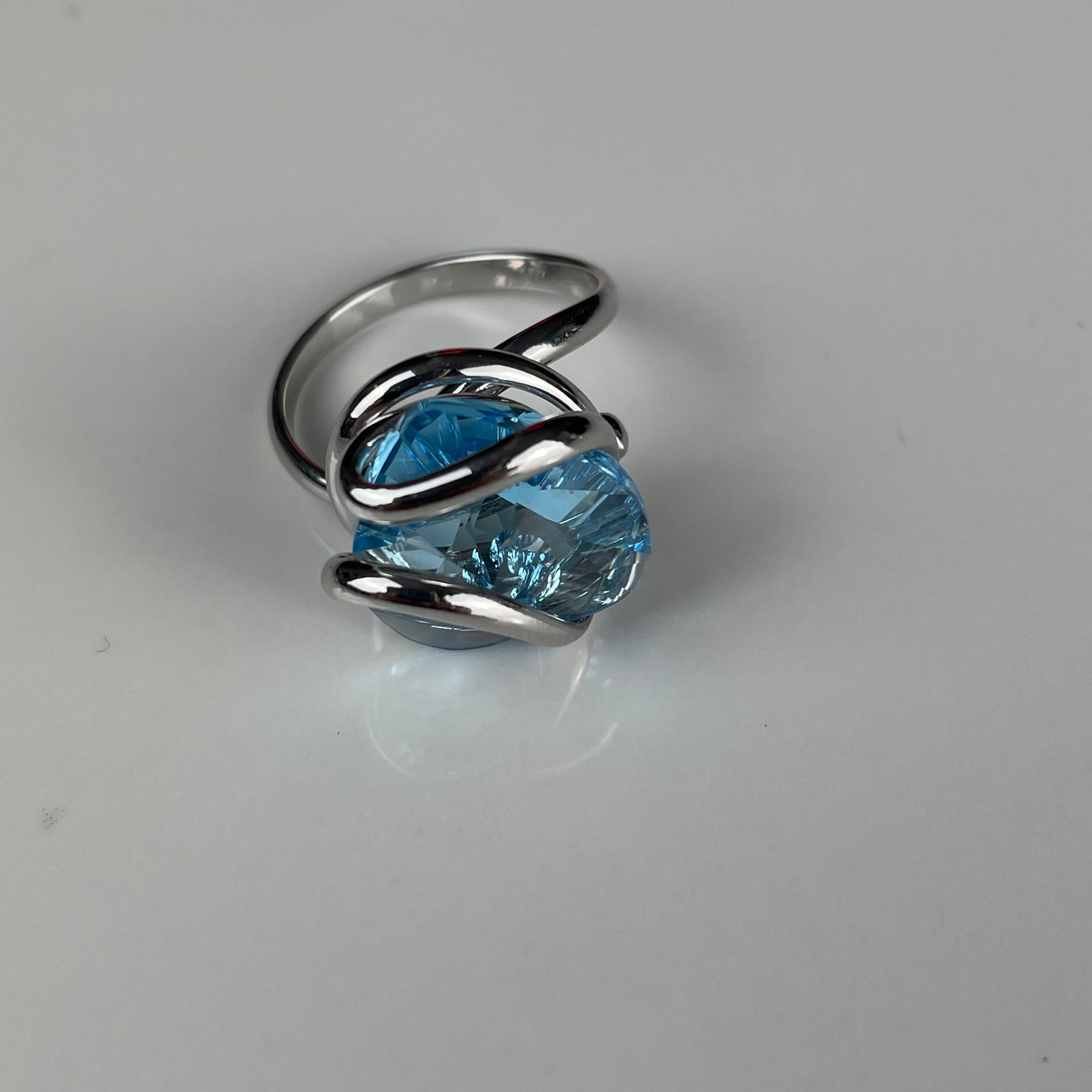 Amore Aquamarine Ring